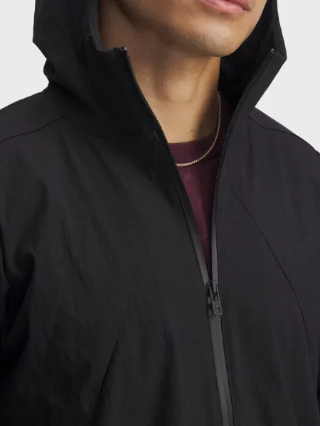 Вітровка Under Armour чорна