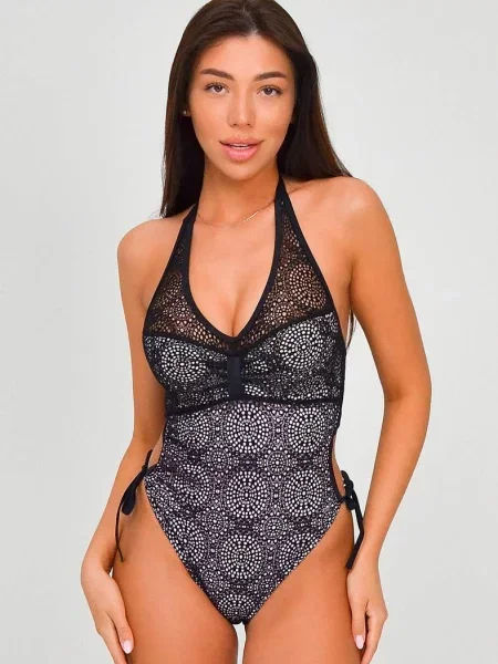 Купальник слитный с мягкой чашкой чорний