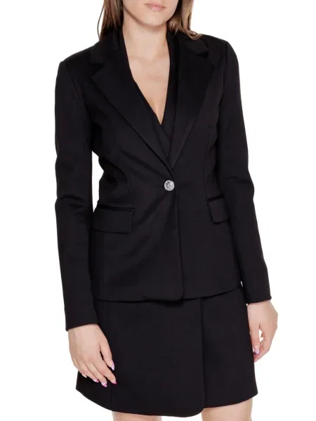 Яке Guess черно