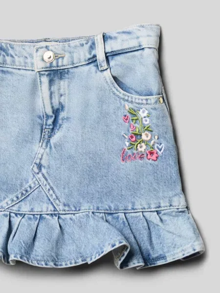 Spódnica jeansowa z wyhaftowanym motywem i detalem z logo Guess