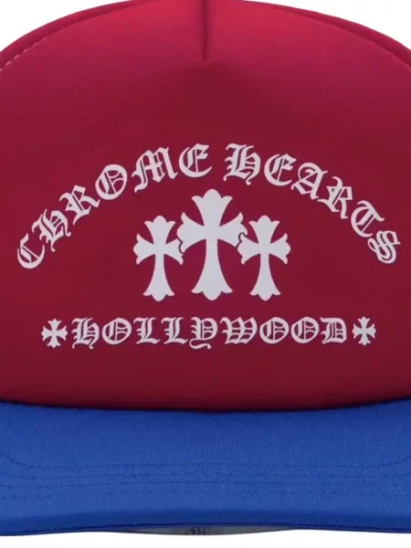 Căciulă Chrome Hearts cu motiv cu inimi roșu