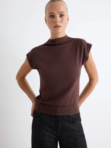 Trendyol Top maro