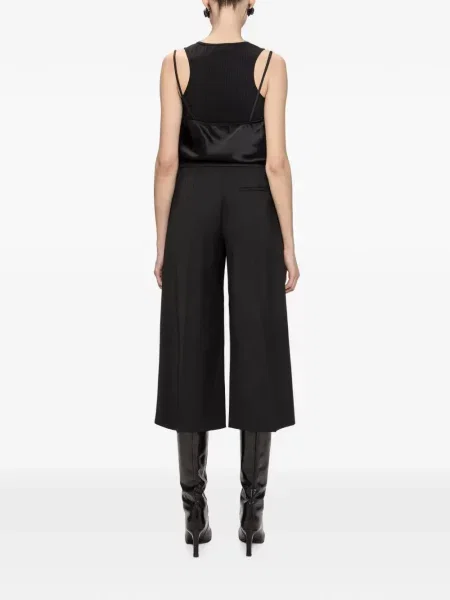 Top Nissa din satin negru