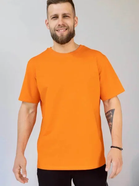 Футболка помаранчева
