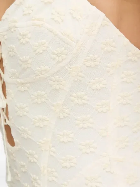 Gėlėta nėriniuota midi suknelė Bardot su raišteliais balta