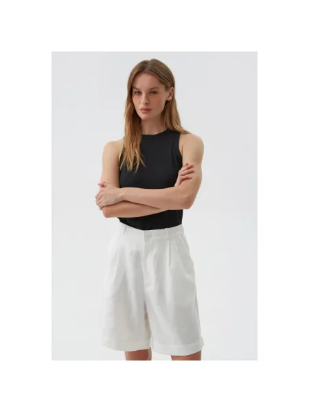 Шорти бермуди з льону Estro білі