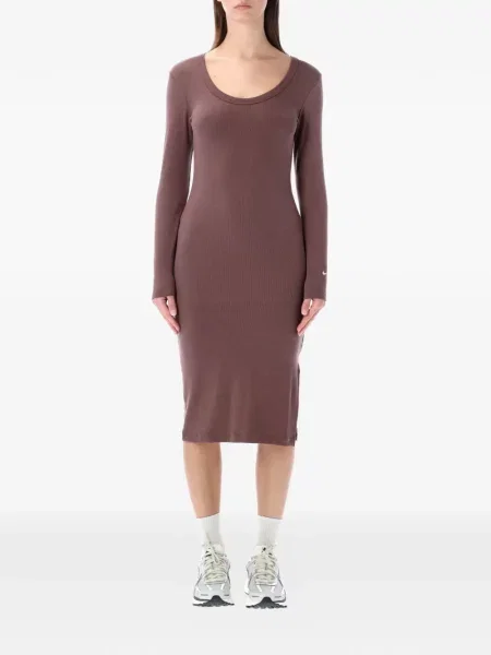 Tricou Nike până la genunchi de costum maro