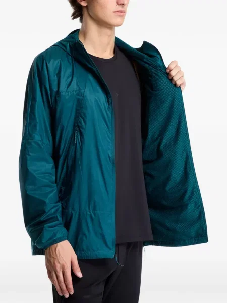 Geacă The North Face albastru