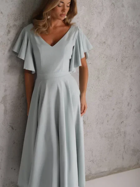 Rochie elegantă evazată decorată cu volane pe umeri Nessaza albastră