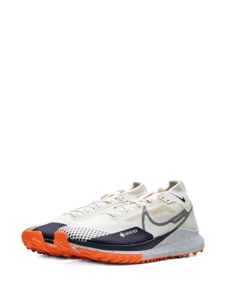 Kratke hlače kargo Nike s printom od flisa bijela