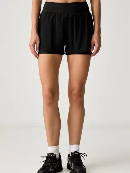 Pantaloni scurți Puma cu imagine negru
