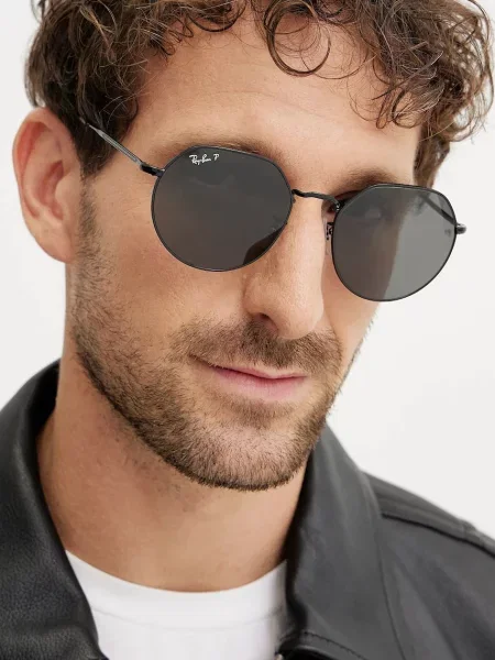 Солнцезащитные очки Ray-ban черные