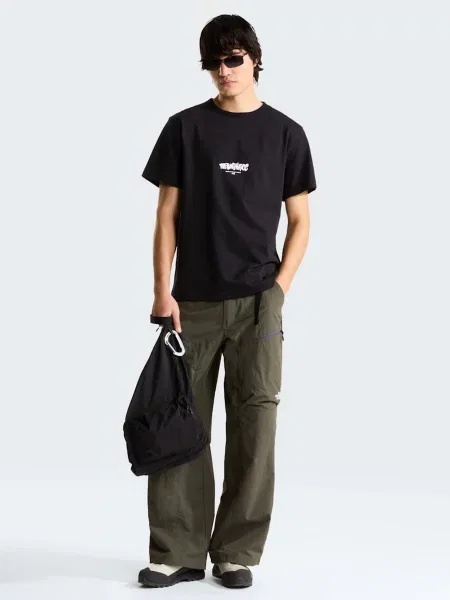 Футболка The North Face U TNF TAG RELAXED SHORT SLEEVE чорний
