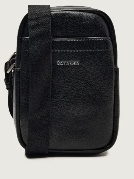 Calvin Klein Válltáska fekete