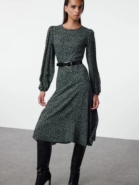 Rochie midi Trendyol cu model floral până la genunchi de costum kaki