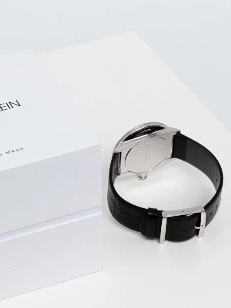 Ure Calvin Klein črna