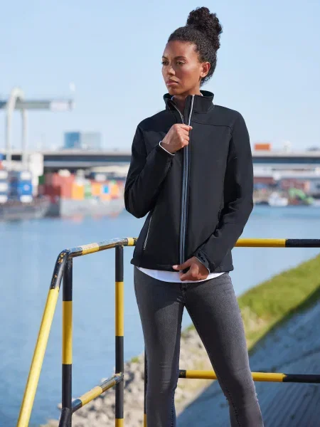 Softshell jakna Russell črna