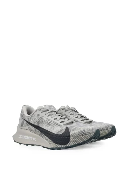 Ριγέ τρέξιμο μακρύς σορτς Nike γκρι