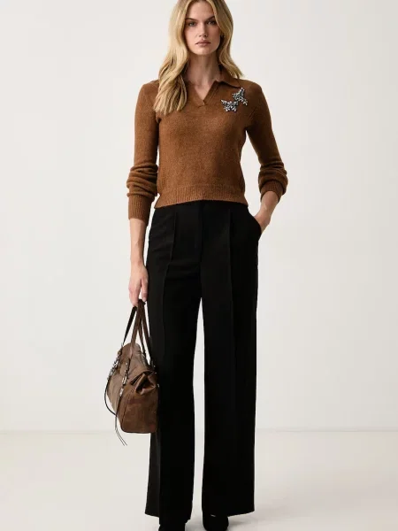 Twinset pulover z dodatkom volne rjava