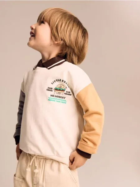 Reserved Longsleeve z nadrukiem złamana biel