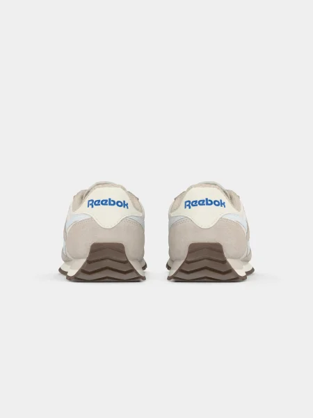 Sneakerși Reebok de lână alb