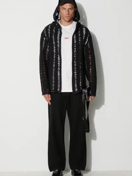 Volnena jopica črna