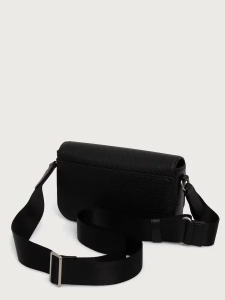 Кожаная сумка Michael Kors