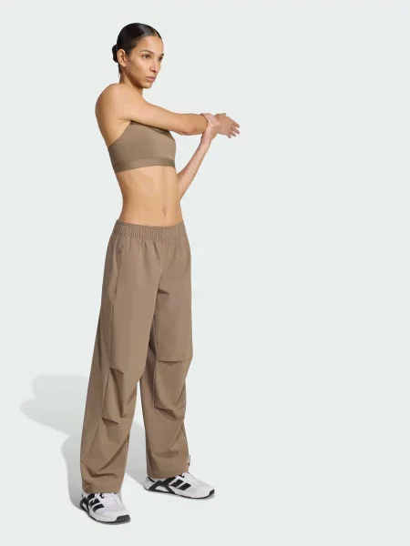 Спортивные штаны Adidas бежевые