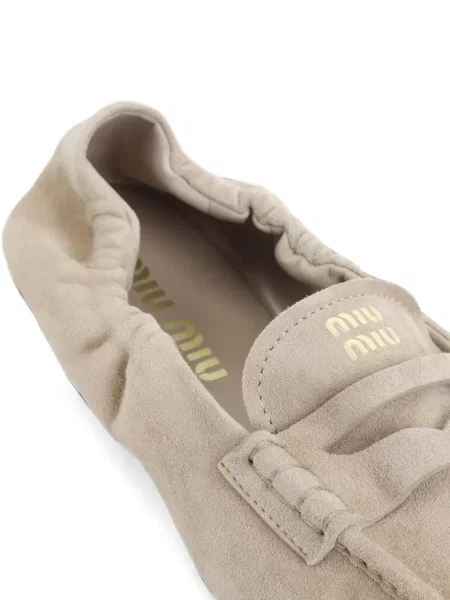 Pantofi loafer Miu Miu din piele de căprioară