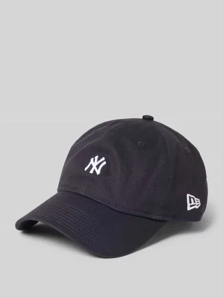 Czapka New Era klasyczna z autografem biała