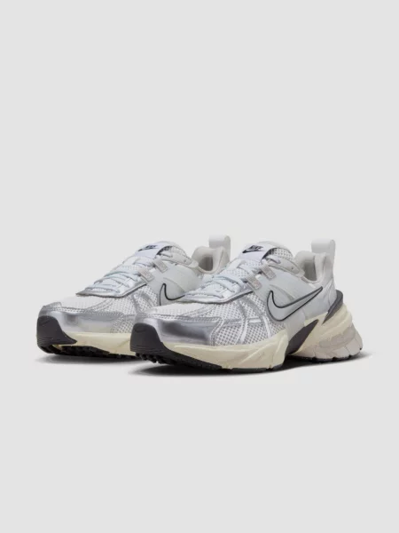 Кожаные кроссовки для бега Nike для бега серебряные