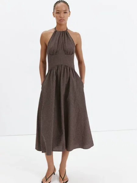 Sukienka z dekoltem halter w kratę vichy Kobieta XL MANGO brązowy