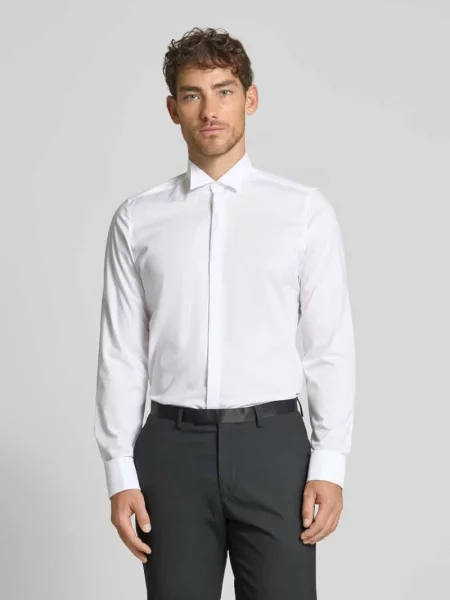 Koszula smokingowa o kroju slim fit z popeliny z dodatkiem streczu Olymp Level 5 biała