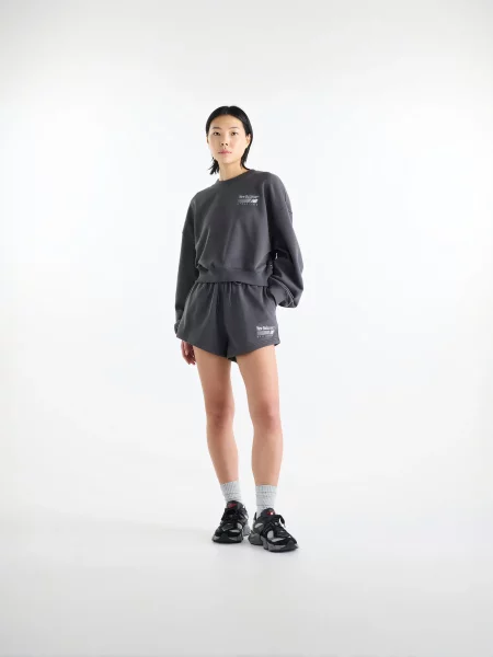 Свитер New Balance черный