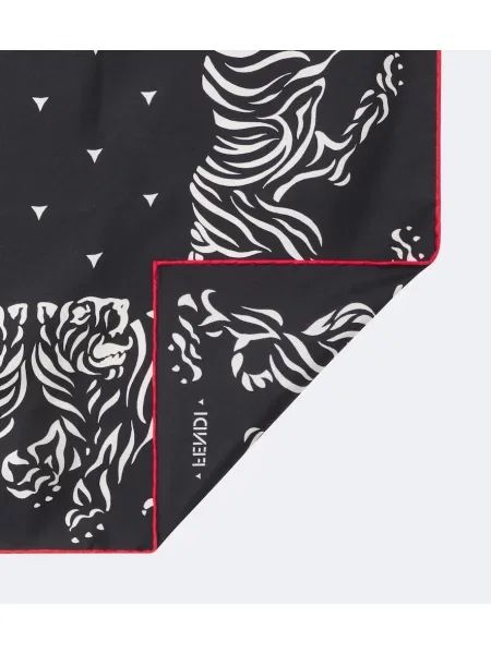 Fular Fendi de mătase cu imagine negru