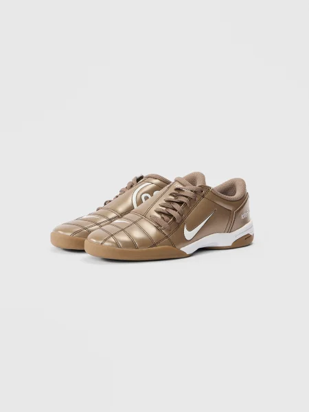 Nike Sportswear Rövid szárú sportcipők TOTAL barna fehér