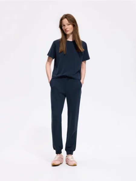 Reserved Pantaloni cu conținut ridicat de modal bleumarin