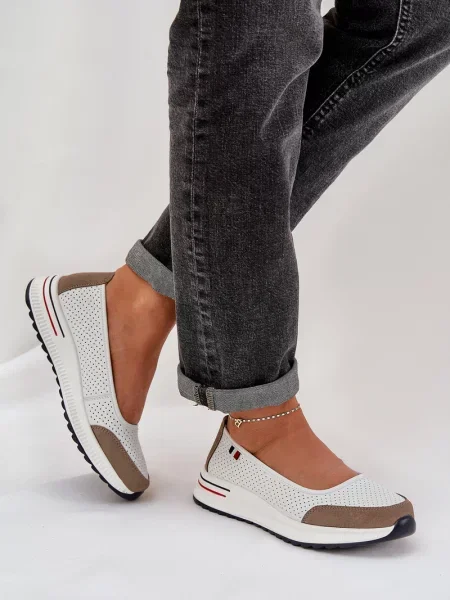 Kožené baleríny Boto na klínovém podpatku bílé