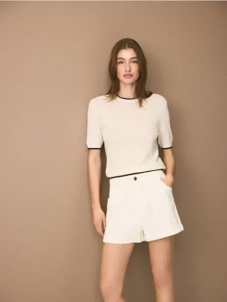 Reserved Pantaloni scurți cu fibre lyocell alb