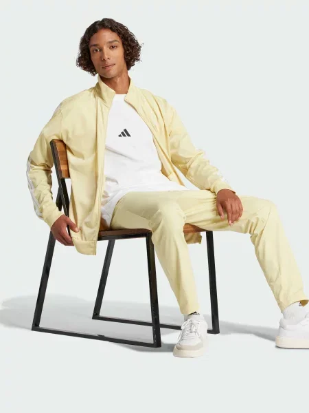 Футболка adidas білий