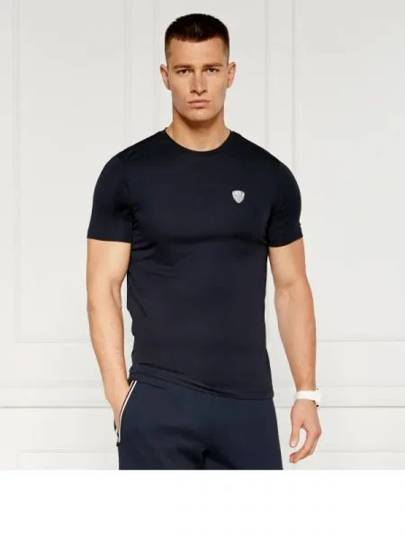 Tricou