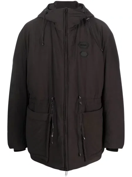 Striukė Off-white izoliuoti balta