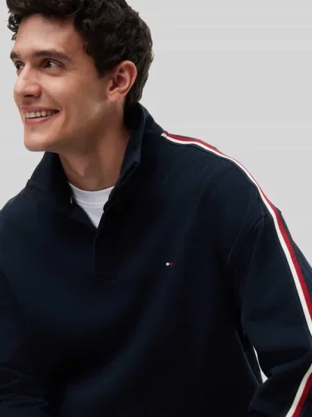 Bluza o kroju regular fit z czystej bawełny Tommy Hilfiger granatowa