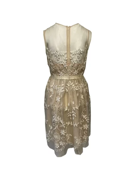 Rochie Needle & Thread cu broderie din dantelă