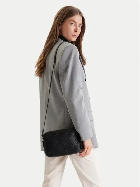 JOOP! Jeans Τσάντα Strambo Cloe μαύρο