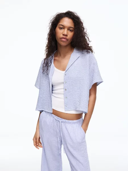 Bershka Blúzka svetlomodrá biela