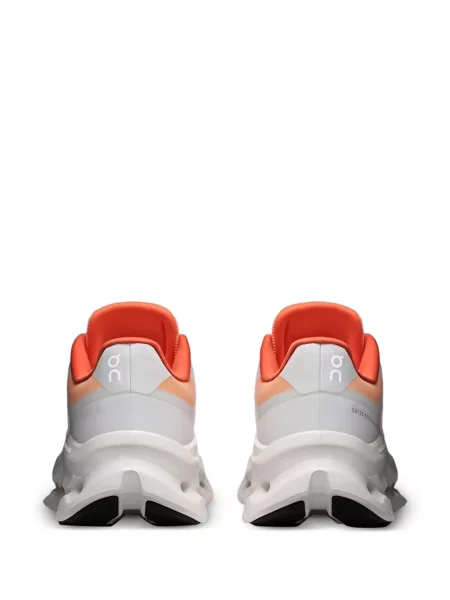 Sneakerși On alb