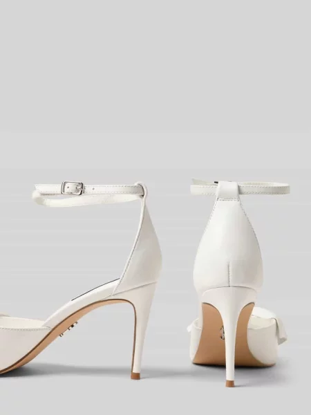 Czółenka z ozdobną kokardą model ‘Lorina’ Steve Madden biała