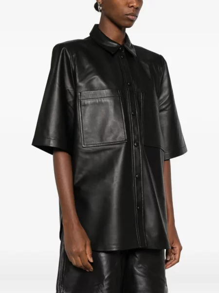 Krótka koszula Iro skórzana z kieszeniami na rękawach czarna
