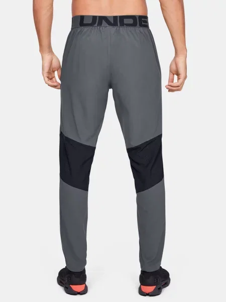 Pantaloni Under Armour negru